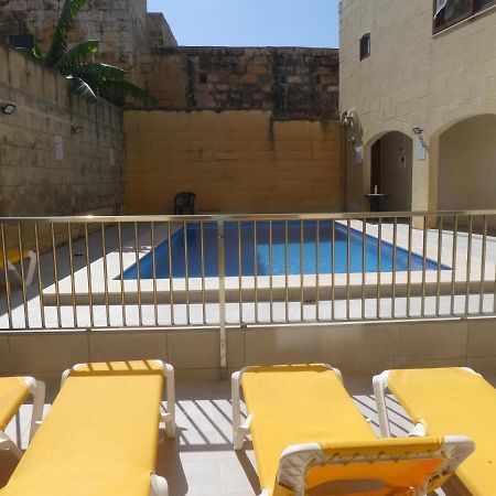 Country Inn Sannat Dış mekan fotoğraf