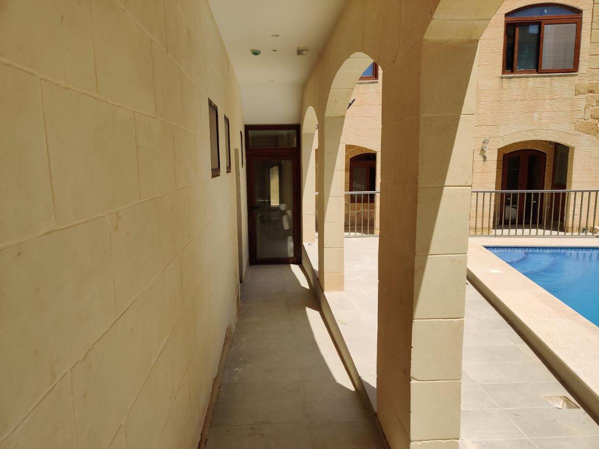 Country Inn Sannat Dış mekan fotoğraf