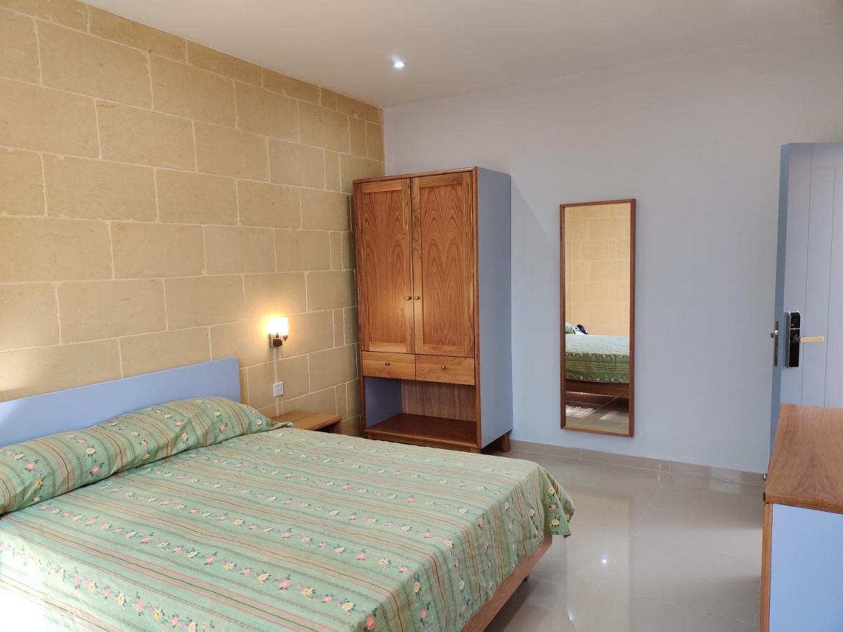 Country Inn Sannat Dış mekan fotoğraf