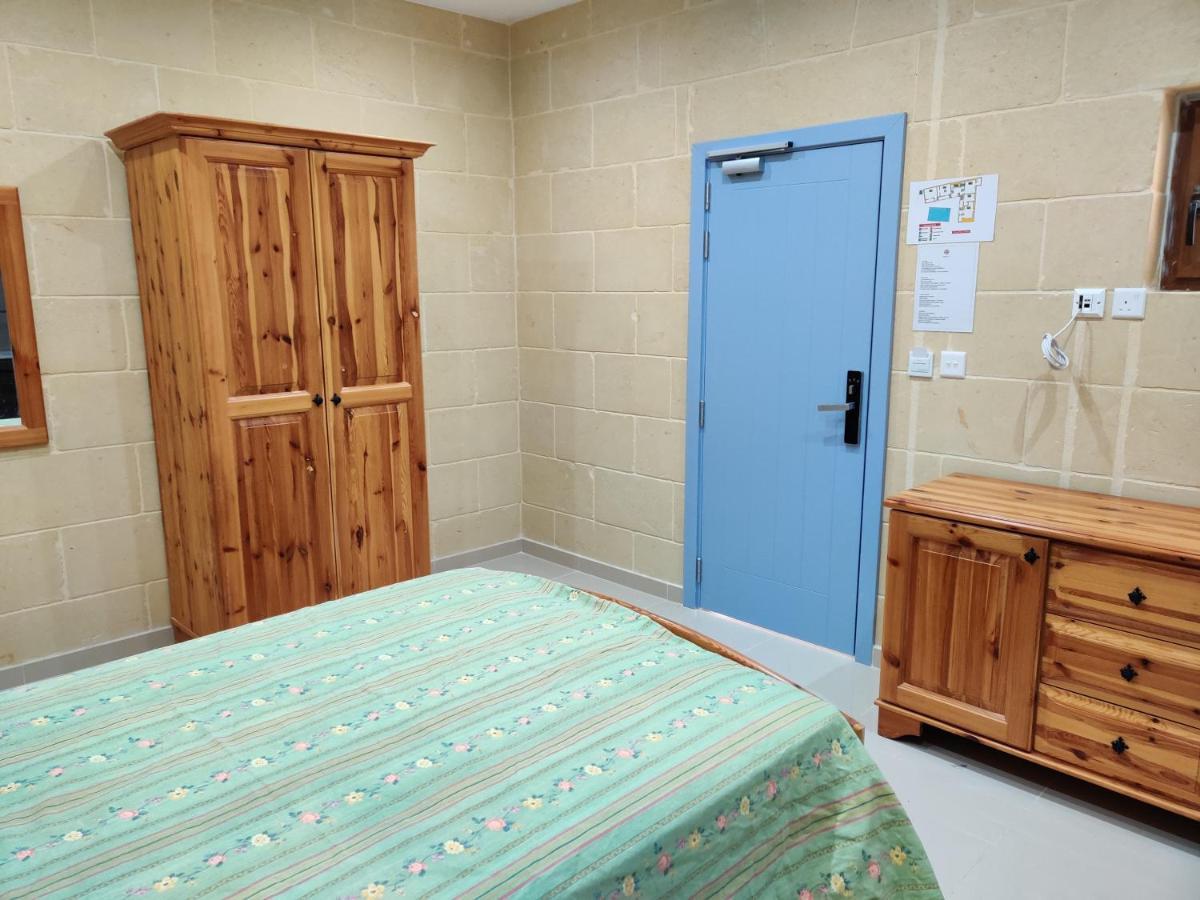 Country Inn Sannat Dış mekan fotoğraf