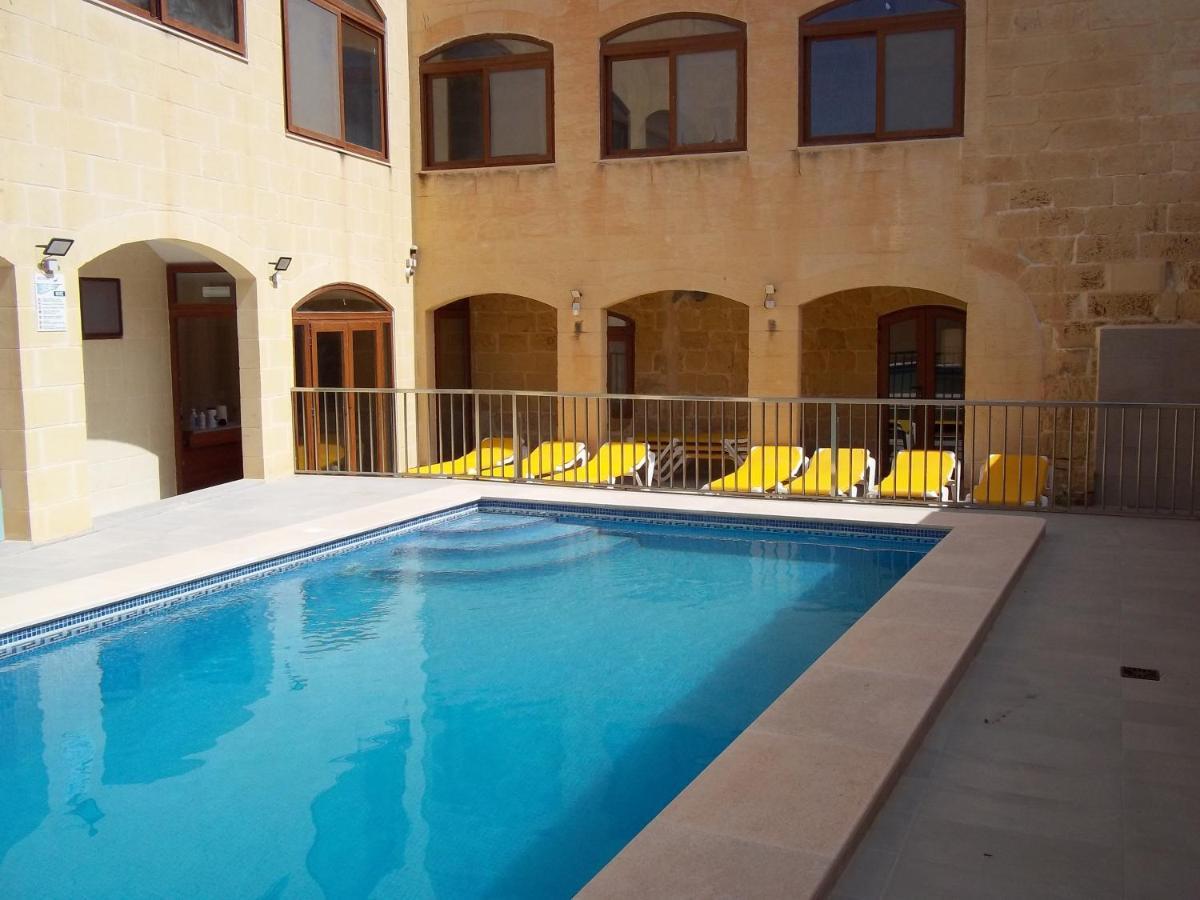 Country Inn Sannat Dış mekan fotoğraf