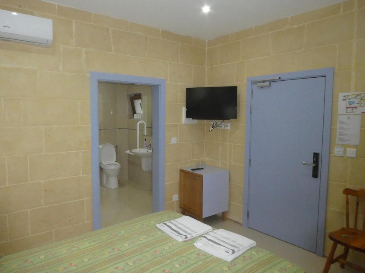 Country Inn Sannat Dış mekan fotoğraf